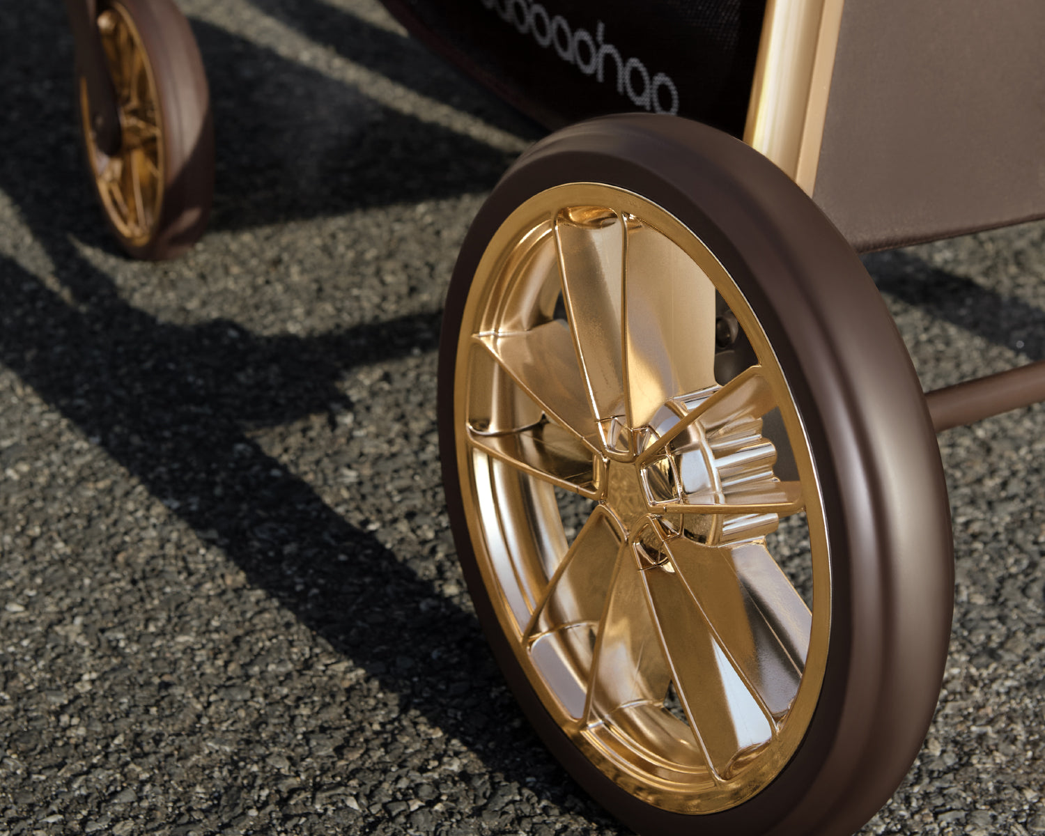 V16 MAX 10-inch all-terrain wheels